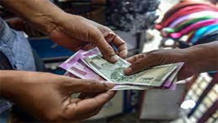 *गैस एजेंसी में जबरदस्ती दे रहे पाइप और ले रहे पैसे*