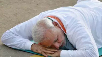 *पीएम मोदी ने बताया कैसे बिस्तर पर जाते 30 सेकेंड में सो जाते हैं*