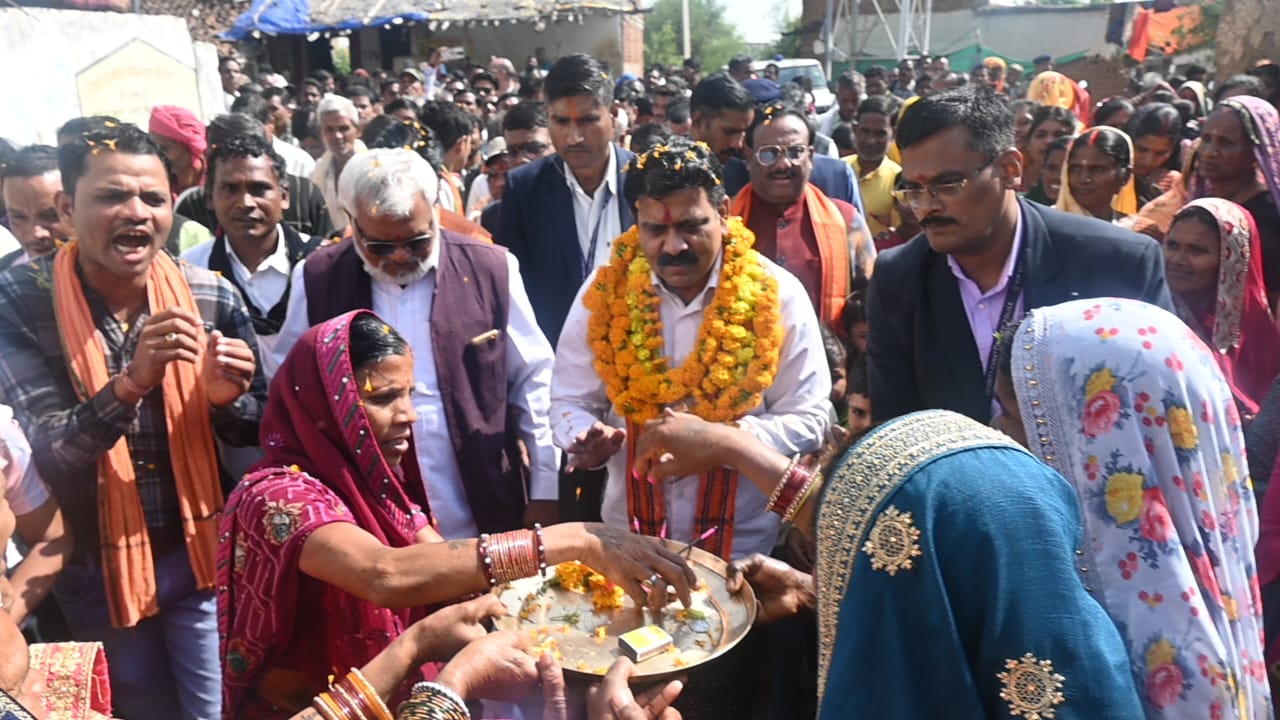 *कवर्धा,मातृत्व शक्ति के सम्मान में प्रदेश के सभी ग्राम पंचायतों में बनाया जाएगा महतारी सदन : उपमुख्यमंत्री श्री शर्मा,सियासत दर्पण न्यूज़ से दुखहरण सिंह ठाकुर की रिपोर्ट*
