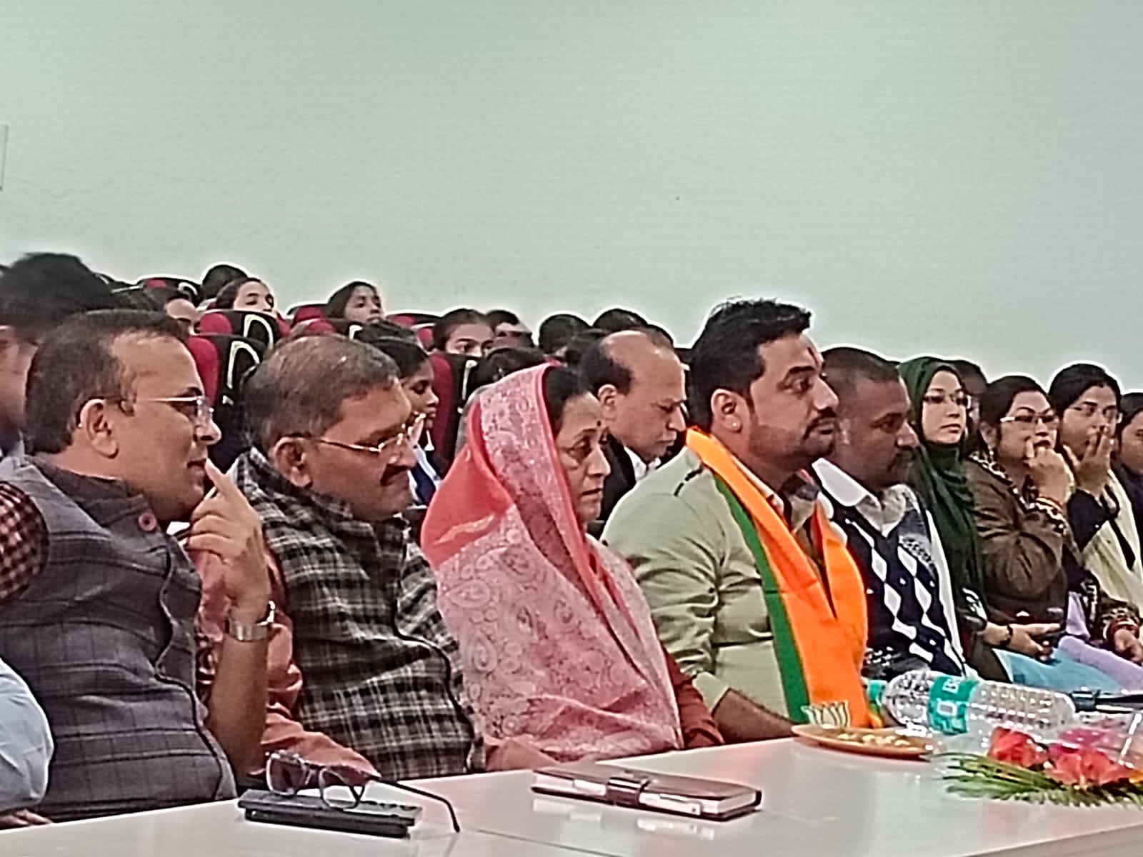 *कवर्धा,विद्यार्थियों सहित जनप्रतिनिधियों, अधिकारियों, शिक्षकों ने स्वामी आत्मानंद स्कूल में जिला स्तरीय कार्यक्रम में प्रधानमंत्री के संवाद का श्रवण किया,सियासत दर्पण न्यूज़ से दुखहरण सिंह ठाकुर की रिपोर्ट*