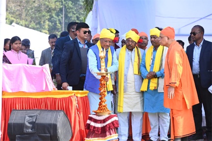 *मुख्यमंत्री श्री विष्णु देव साय नारायणपुर जिले के कुम्हारपारा में आयोजित किसान मेला-2024 में शामिल हो रहे हैं*