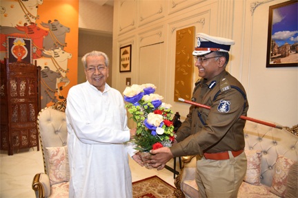 *राज्यपाल श्री हरिचंदन से नवनियुक्त पुलिस महानिरीक्षक ने की सौजन्य भेंट*