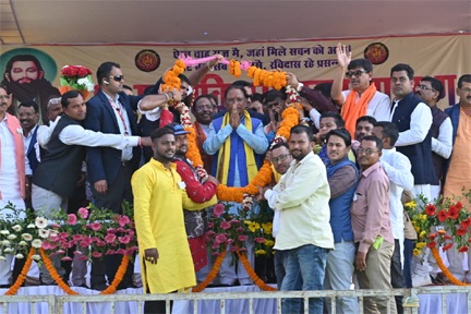 * श्री गुरु रविदास महासभा राज्यस्तरीय महासम्मेलन में पदाधिकारियों ने मुख्यमंत्री श्री विष्णु देव साय का स्वागत गजमाला से किया*