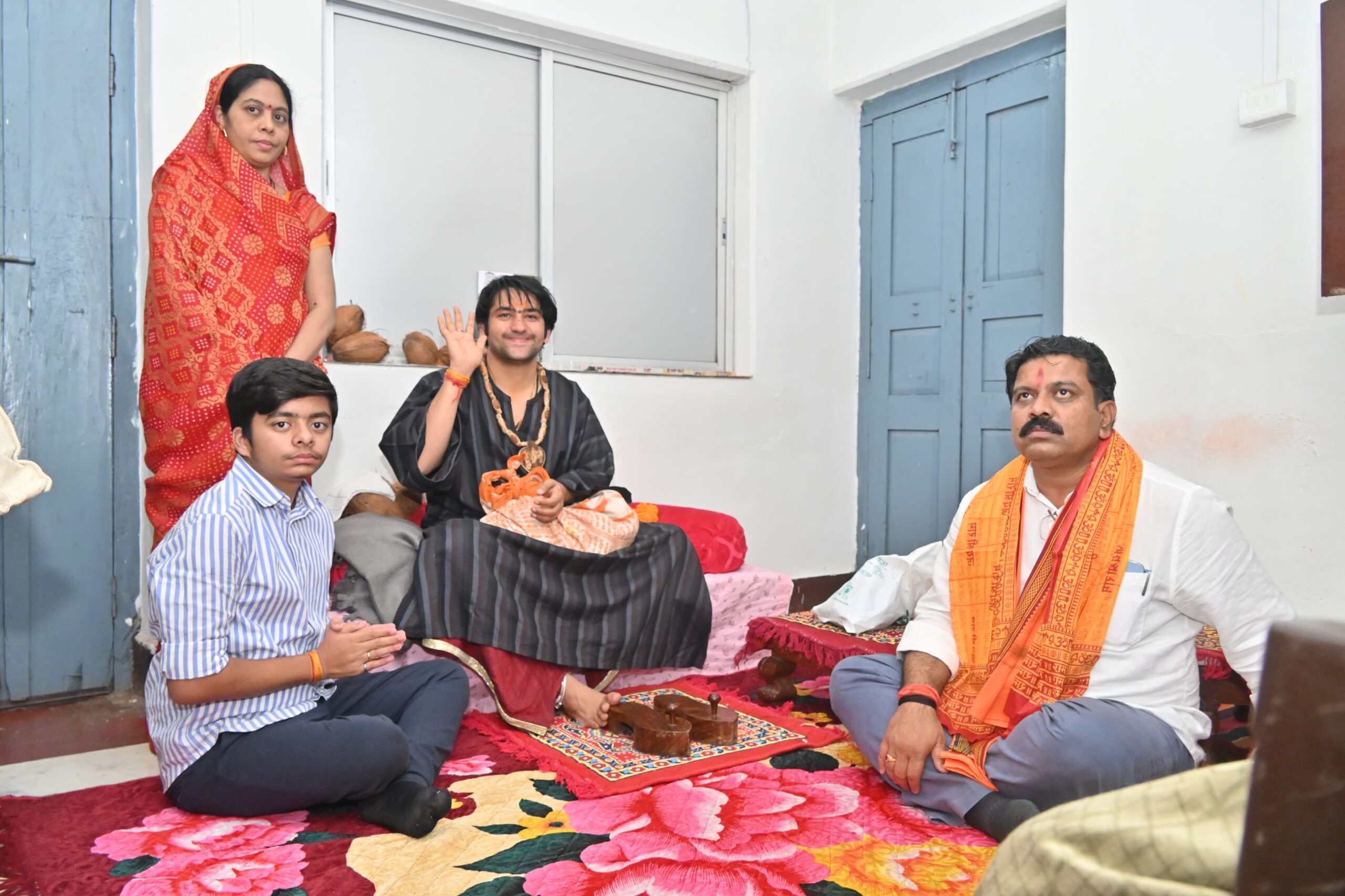 *कवर्धा,पंडित श्री धीरेंद्र शास्त्री जी महाराज बागेश्वर बाबा सोमवार को देर रात्रि उपमुख्यमंत्री श्री विजय शर्मा के कवर्धा स्थित उनके गृह निवास में पहुँचे,सियासत दर्पण न्यूज़ से दुखहरण सिंह ठाकुर की रिपोर्ट*