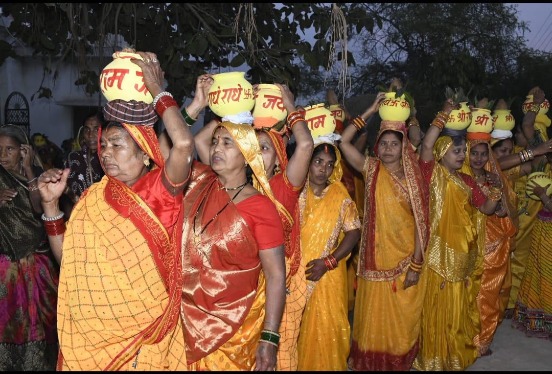 *कवर्धा,मानिकचौरी में विशाल कलश यात्रा के साथ किया गया कथा का शुभारंभ,सियासत दर्पण न्यूज़ से दुखहरण सिंह ठाकुर की रिपोर्ट*