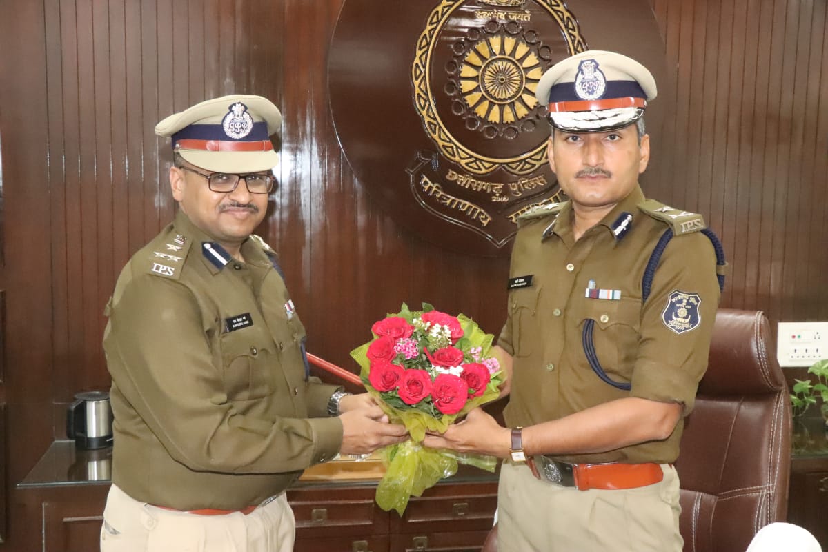 *नवपदस्थ पुलिस महानिरीक्षक श्री राम गोपाल गर्ग ने पुलिस महानिरीक्षक दुर्ग रेंज का किया पदभार ग्रहण,,सैफिया क़ुरैशी की रिपोर्ट।*
