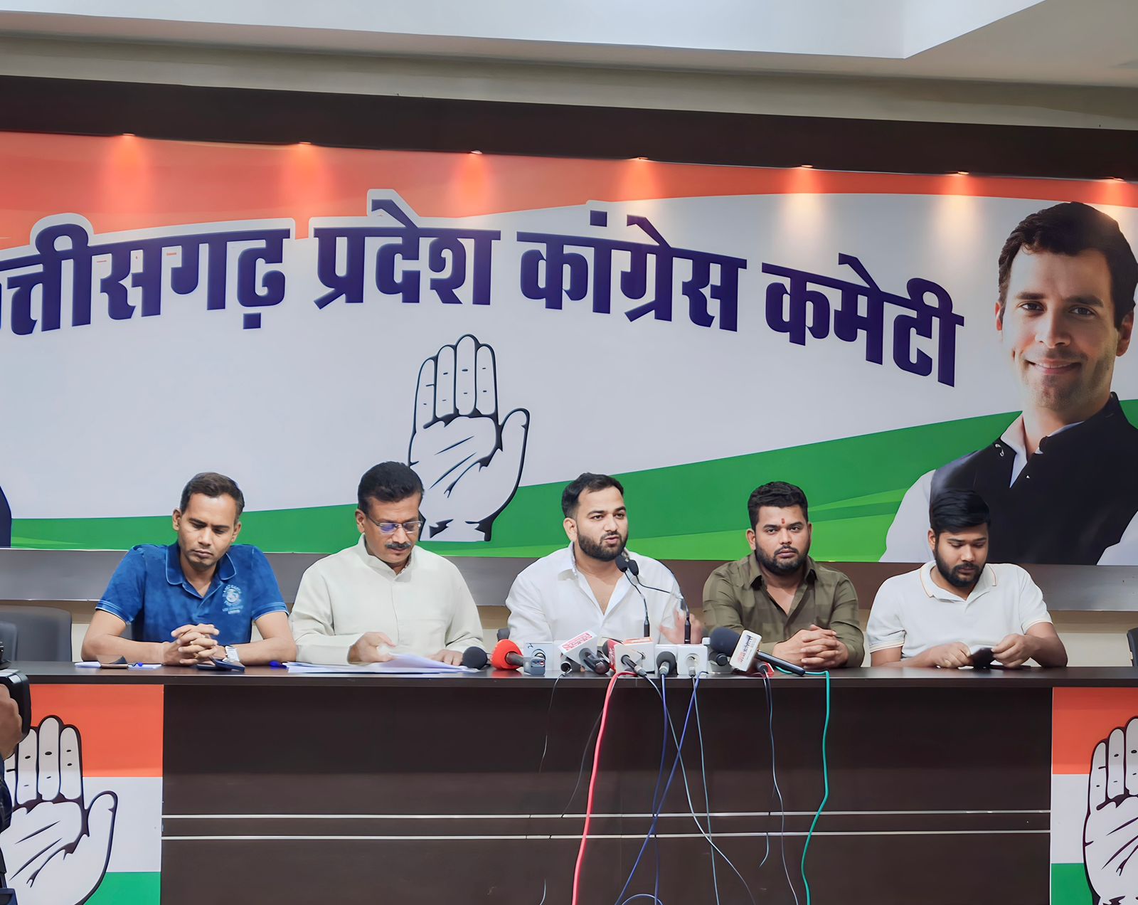 *रायपुर,युवा कांग्रेस ने राजीव भवन में जय जवान “अन्याय के विरुद्ध में न्याय का युद्ध” अभियान की शुरुआत।*