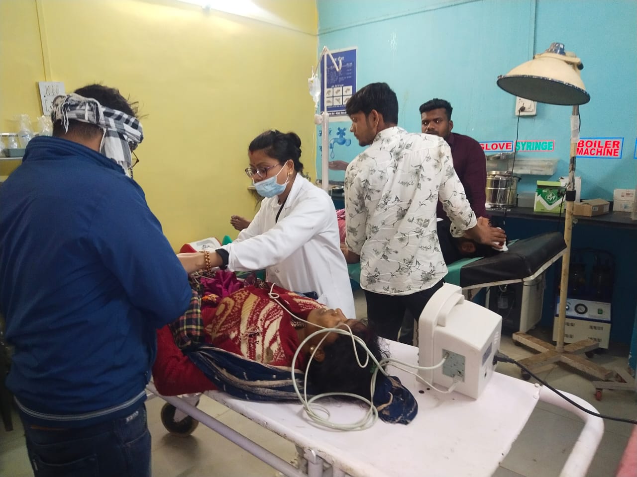*कवर्धा,ओवरटेक करने के दौरान एक दर्दनाक दुर्घटना में एक महिला की मौत 2 घायल,सियासत दर्पण न्यूज़ से दीपक मागरे की रिपोर्ट*