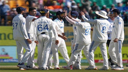 *भारत ने पांचवां टेस्ट तीसरे ही दिन पारी व 64 रनों से जीता*