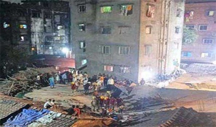 *कोलकाता में इमारत के ढहने से दो लोगों की मौत,10 घायल*
