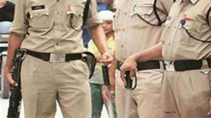 *रायपुर में डायल 112 के जवानों ने बचाई फांसी लगा रही महिला की जान*