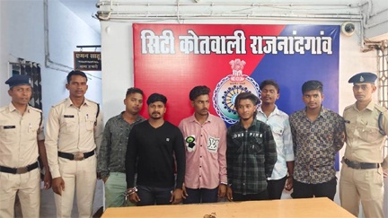 *शर्ट की सिलाई बिगड़ने पर कर रहे थे झगड़ा, टेलर के बेटे व कारीगरों ने किया जानलेवा हमला*