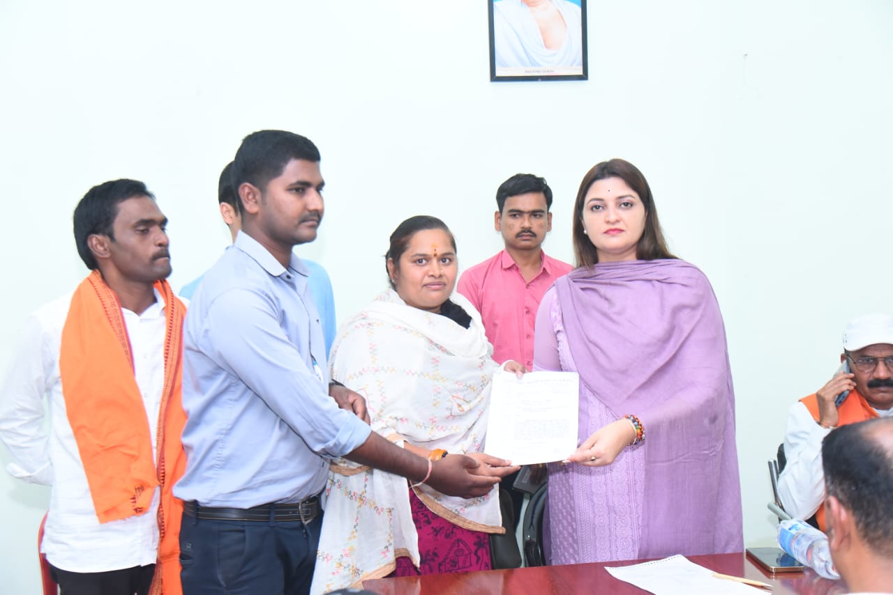 *विधायक भावना बोहरा ने सुनीं जनता की समस्या, तत्काल निराकरण के दिए निर्देश,,सियासत दर्पण न्यूज से दुखहरण सिंह ठाकुर की रिपोर्ट*