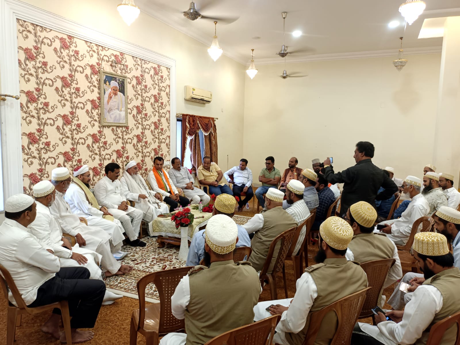 *भाजपा,अल्पसंख्क मोर्चा जिला रायपुर द्वारा इसनेह संवाद का कार्यक्रम बोहरा मस्जिद सदर बाजार रायपुर में सम्पन्न*