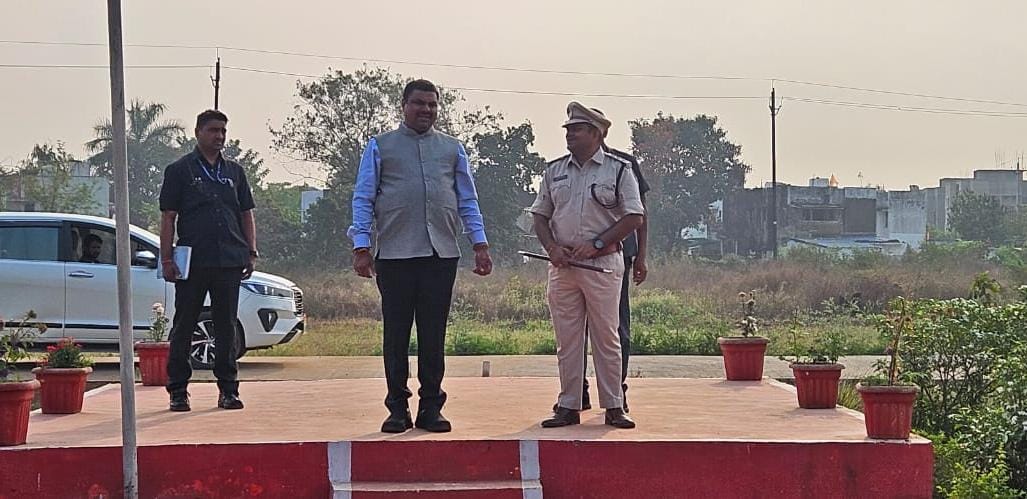 *विधायक गजेंद्र यादव नगर सैनिकों से मुलाकात कर जाना हालचाल*