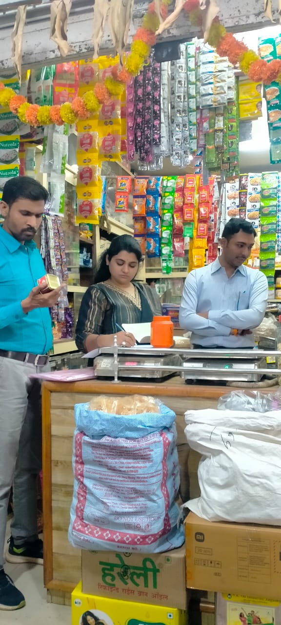 *निरीक्षण के दौरान पाए गए अखाद्य पदार्थों का मौके पर ही किया नष्टीकरण,सैफिया क़ुरैशी की रिपोर्ट*