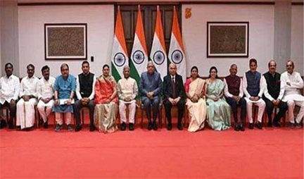 *धनखड़ ने नवनिर्वाचित सदस्यों को दिलायी शपथ*