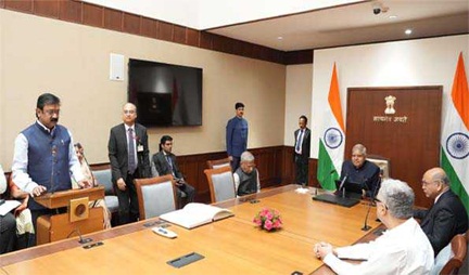 *धनखड़ ने दिलाई राज्यसभा के नवनिर्वाचित सदस्यों को शपथ*