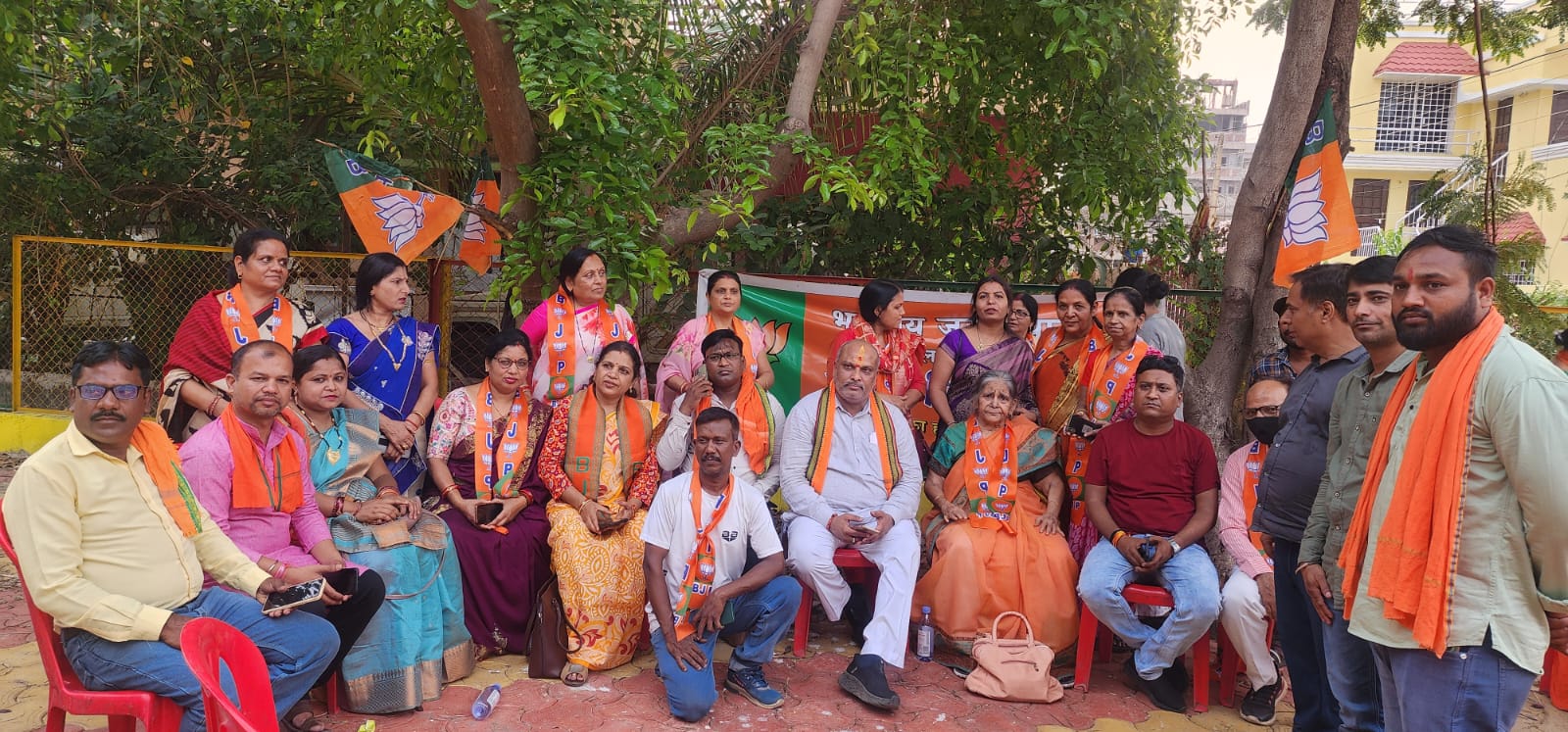 *दुर्ग ग्रामीण विधानसभा के विधायक ललित चंद्राकर ग्रामीण इलाकों में लगातार कार्यकर्ताओं की बैठक ले रहे हैं,सैफिया क़ुरैशी की रिपोर्ट*