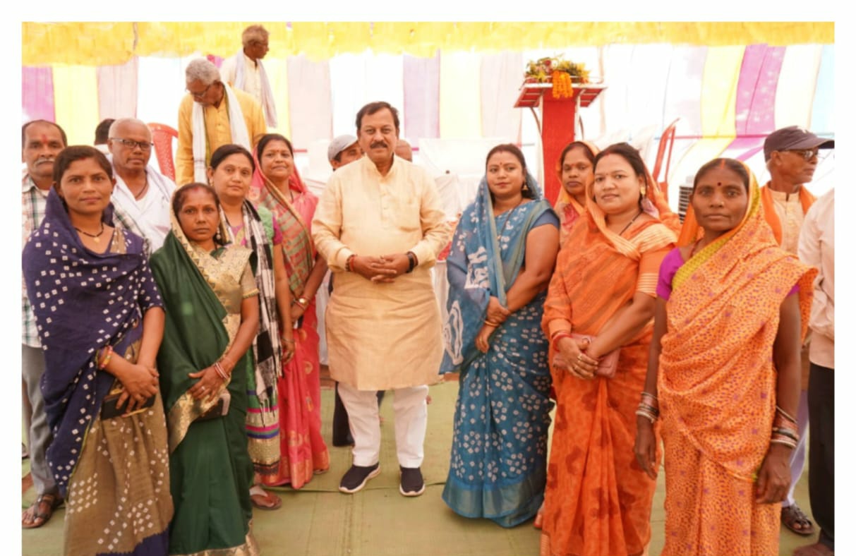 *आदिवासी समाज पाटन द्वारा आयोजित होली मिलन समारोह मे शामिल हुए सांसद विजय बघेल,सैफिया क़ुरैशी की रिपोर्ट*