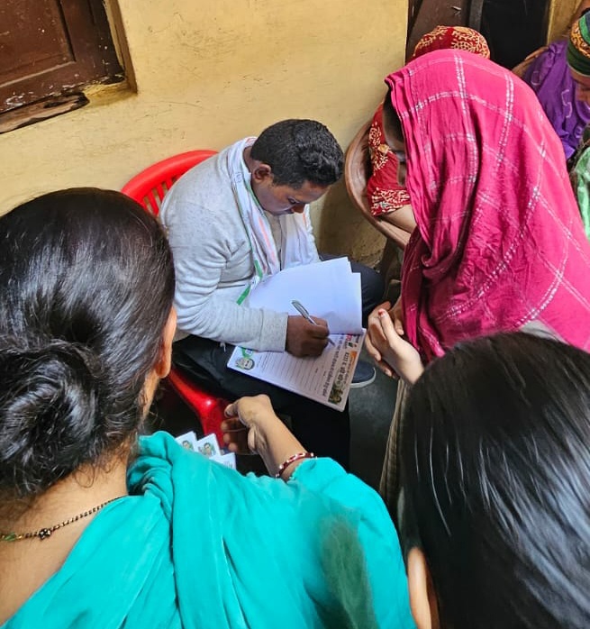 *रायपुर,पार्षद कामरान अंसारी ने कॉंग्रेस पार्टी की योजना के साथ वार्ड 34 लालबहादुर शास्त्री वार्ड मे किया जनसंपर्क*