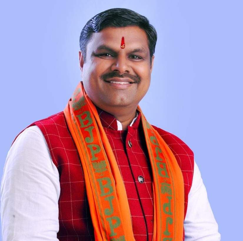 *राहुल बताएं, आदिवासी नेता बस्तर टाइगर महेंद्र कर्मा के हत्यारों को संरक्षण क्यों दे रहे है गजेंद्र यादव*
