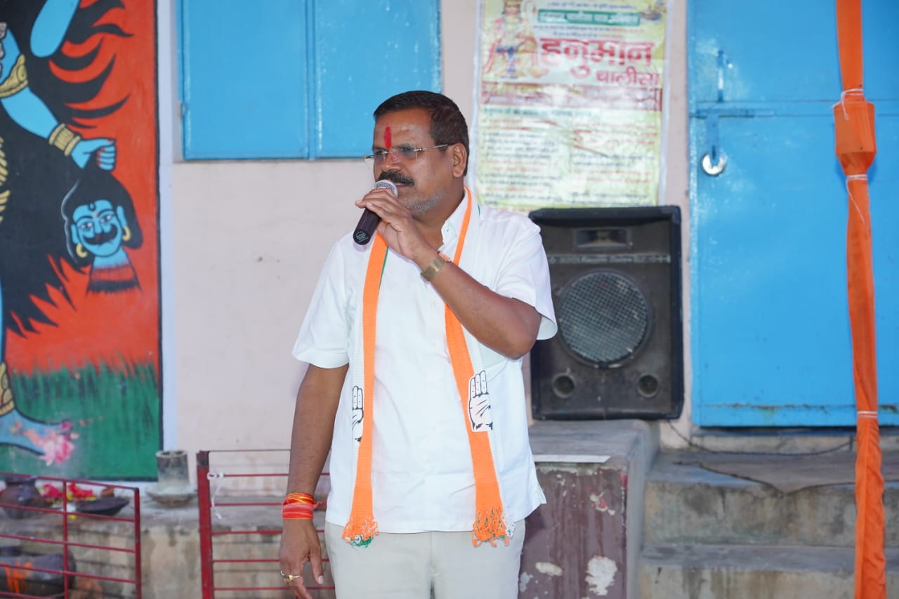 *भिलाई में जनसंपर्क के दौरान कांग्रेस प्रत्याशी राजेंद्र साहू ने भाजपा सरकार पर साधा निशाना*