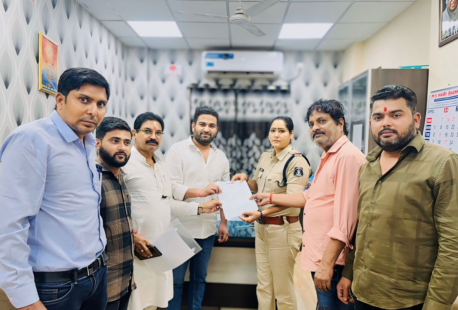 *रायपुर,भाजपा नेता शरद राठौर के ख़िलाफ़ कोतवाली थाने में शिकायत कर युवा कांग्रेस ने कड़ी कार्यवाही करने की माँग की,,, अभिषेक कसार*