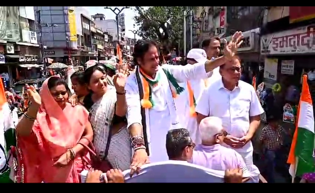 *रायपुर लोकसभा प्रत्याशी विकास उपाध्याय ने भरा अपना नामांकन,नामांकन रैली में उमड़ा जनसैलाब, सियासत दर्पण न्यूज की खबर*