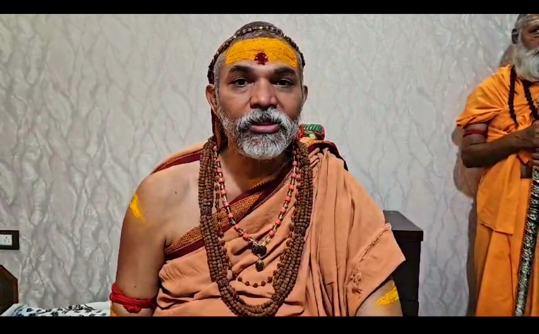 *कवर्धा,सड़क हादसे में 19 मौत, से शंकराचार्य ने गहरा दुःख,प्रगट करते हुए कहा,देखे वीडियो -सियासत दर्पण न्यूज़ कवर्धा से दुखहरण सिंह ठाकुर की रिपोर्ट*