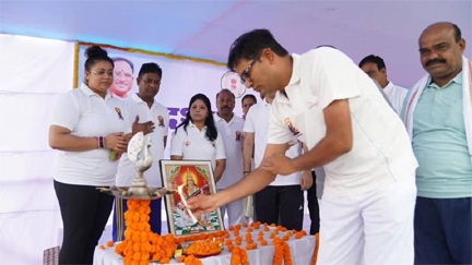 *योग को अपनी जीवन शैली का हिस्सा बनाने का लें संकल्प – ओ. पी. चौधरी*