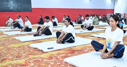 *स्वस्थ तन-मन के लिए योग की सभी क्रियाओं को जीवन में उतारें : विधायक मरपची*