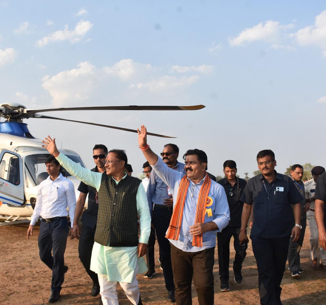 *कवर्धा,उपमुख्यमंत्री विजय शर्मा के प्रयास से जिला विकास की मुख्यधारा से जुड़कर सुशासन के पथ पर बढ़ रहा आगे,दुखहरण सिंह ठाकुर की रिपोर्ट*