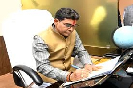 *रायपुर,फौती,नामांतरण एवं बटवारा, जैसे प्रकरणों के निराकरण के लिए गांवों में लगेंगे शिविर*