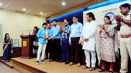 *ऐश्वर्या जन सेवा सोसायटी ने किया पुलिस और पत्रकारों का सम्मान*