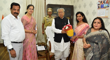 *रायपुर,राज्यपाल हरिचंदन से शिक्षा में उत्कृष्ट योगदान देने वाले प्राचार्यों ने सौजन्य भेंट की*