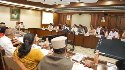 *कैबिनेट बैठक में बड़ा फैसला: अब 450 रुपये में म‍िलेगा गैस स‍िलेंडर*