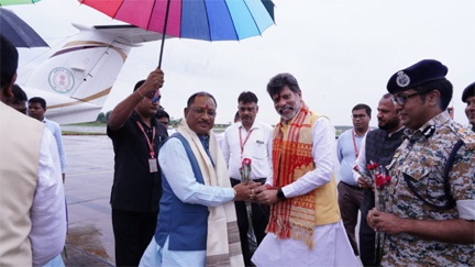 *मुख्यमंत्री विष्णुदेव साय का एयरपोर्ट में किया गया आत्मीय स्वागत*