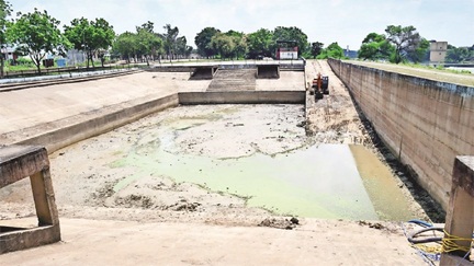 *रायपुर,गणेश प्रतिमाओं के विसर्जन के लिए महादेव घाट का कुंड तैयार हो चुका*
