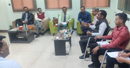 *अब छत्तीसगढ़ में पेट्रोल पंपों पर भी होगी वाहनों की प्रदूषण जांच : परिवहन विभाग और पेट्रोलियम कंपनियों के बीच बैठक में लिया गया महत्वपूर्ण निर्णय*