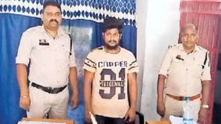 *आरोपी ने लड़की के पिता को भेजी अश्लील फोटो,पुलिस ने धर दबोचा; तलवार भी की जब्त*