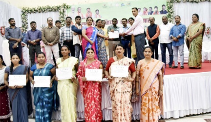 *मुख्यमंत्री साय ने दी बधाई : बस्तर को आकांक्षी जिला श्रेणी में मिला राज्य स्तरीय गोल्ड मेडल तोकापाल विकासखंड को मिला कांस्य पदक*