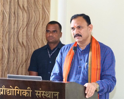 *महिलाओं के बेहतर स्वास्थ्य के लिए राज्य सरकार प्रतिबद्ध: स्वास्थ्य मंत्री श्याम बिहारी जायसवाल*