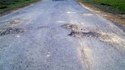 *रायपुर,CG में जर्जर सड़कों के जख्मों पर दिवाली से पहले 3 हजार करोड़ का मरहम*