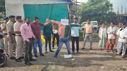 *पुलिस ने संविदा का पुतला जलाने से NHM कर्मचारियों को रोका, प्रदर्शनकारियों में बढ़ा आक्रोश*