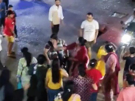 *रायपुर में साउंड-बॉक्स के लिए लड़ाई, महिलाओं ने एक-दूसरे को पीटा, जड़े थप्पड़ पे थप्पड़*