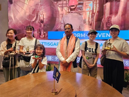 *मुख्यमंत्री विष्णु देव साय पहुँचे छत्तीसगढ़ पैवेलियन : वर्ल्ड एक्सपो 2025 में दिखी प्रदेश की संस्कृति और समृद्धि की अद्भुत झलक*