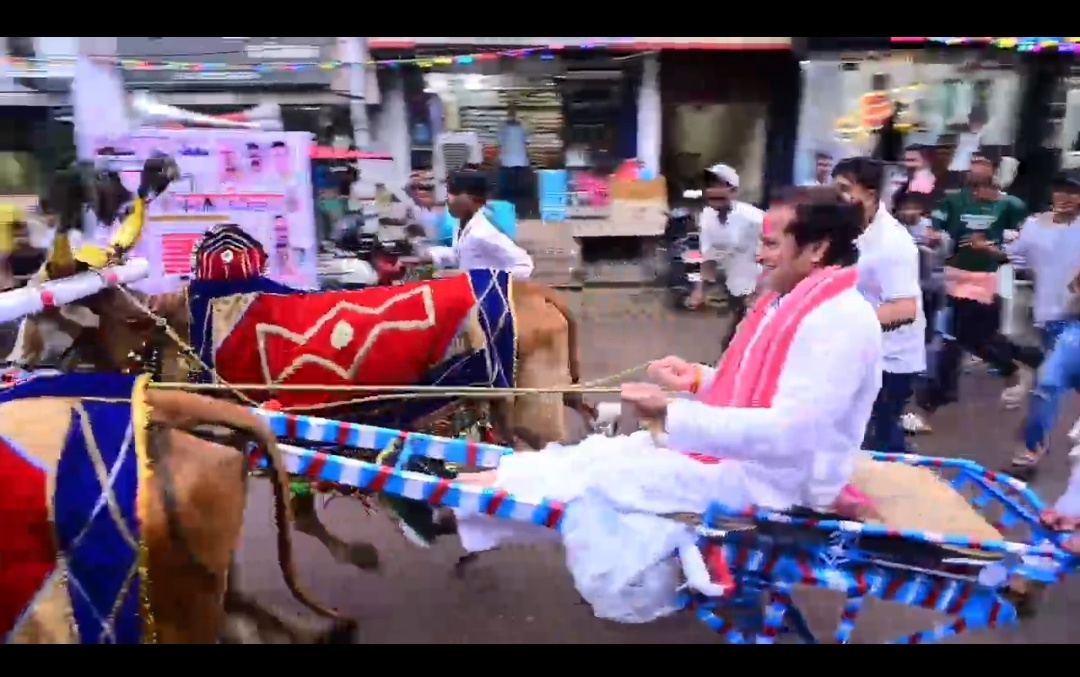 *रायपुर,विकास उपाध्याय ने बैल जोड़ी लेकर दौड़ लगाई,,सियासत दर्पण न्यूज़ की खबर*