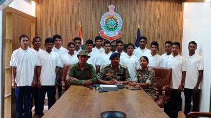 *नारायणपुर जिले में 17 माओवादियों ने किया सरेंडर*