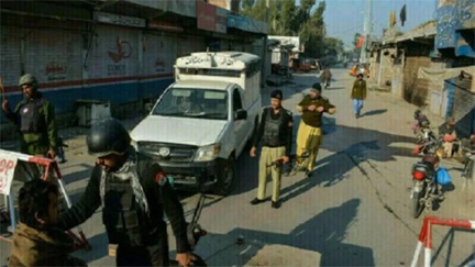 *पाकिस्तान के खैबर पख्तूनख्वा में छापेमारी में 17 तालिबान आतंकवादी मारे गए*